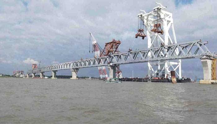 বসল ৩৬তম স্প্যান, দৃশ্যমান পদ্মা সেতুর ৫৪০০ মিটার