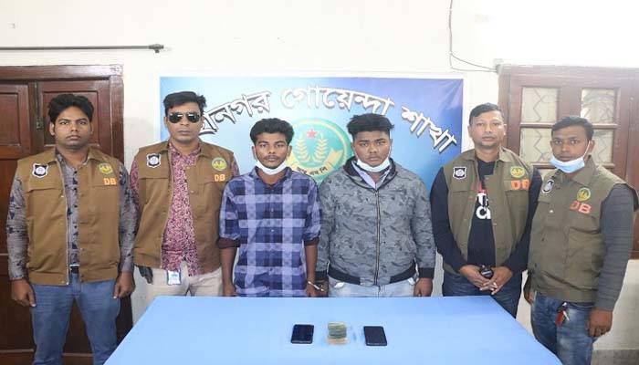 প্রেমের ফাঁদে ফেলে বিকাশ প্রতারককে গ্রেপ্তার করালেন কলেজছাত্রী