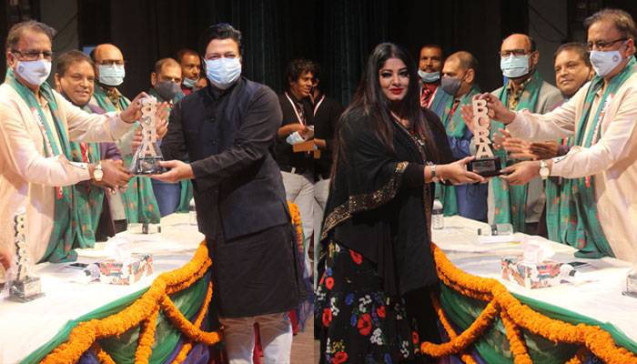 বিসিআরএ সম্মাননা পেলেন ফেরদৌস-মৌসুমী
