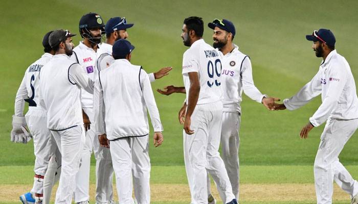 অজিদের দুইশ'র আগেই থামাল ভারত অজিদের দুইশ'র আগেই থামাল ভারত
