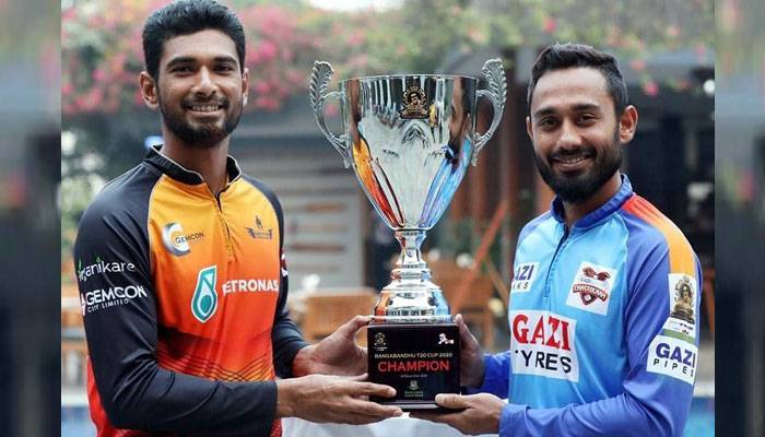 খুলনা এগিয়ে 'মাথায়', চট্টগ্রাম 'সাহসে' খুলনা এগিয়ে 'মাথায়', চট্টগ্রাম 'সাহসে'