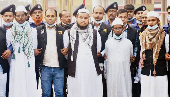 বঙ্গবন্ধুর ভাস্কর্য ভাঙচুরের ঘটনায় রিমান্ডে ৪ আসামি বঙ্গবন্ধুর ভাস্কর্য ভাঙচুরের ঘটনায় রিমান্ডে ৪ আসামি
