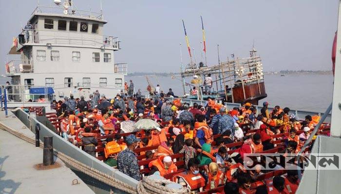 ১৬৪২ রোহিঙ্গা নিয়ে ভাসানচরের পথে ৭ জাহাজ ১৬৪২ রোহিঙ্গা নিয়ে ভাসানচরের পথে ৭ জাহাজ