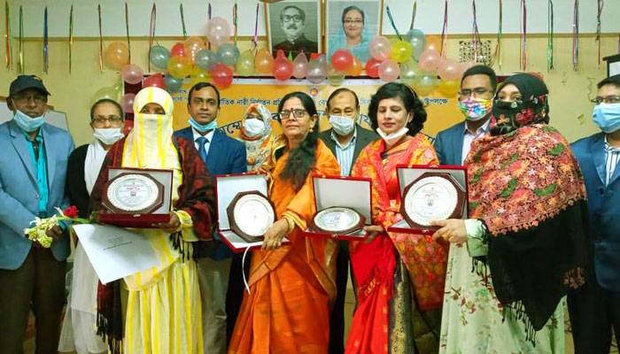 উল্লাপাড়ায় জয়িতা সংবর্ধনা প্রদান উল্লাপাড়ায় জয়িতা সংবর্ধনা প্রদান