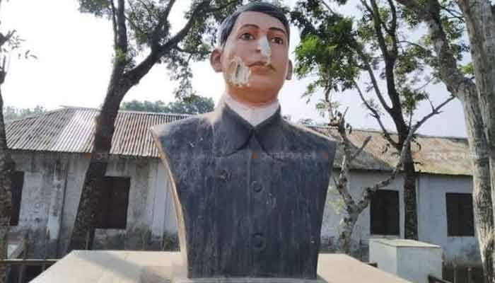 বাঘা যতীনের ভাস্কর্য ভাঙচুরের ঘটনায় আটক ৪