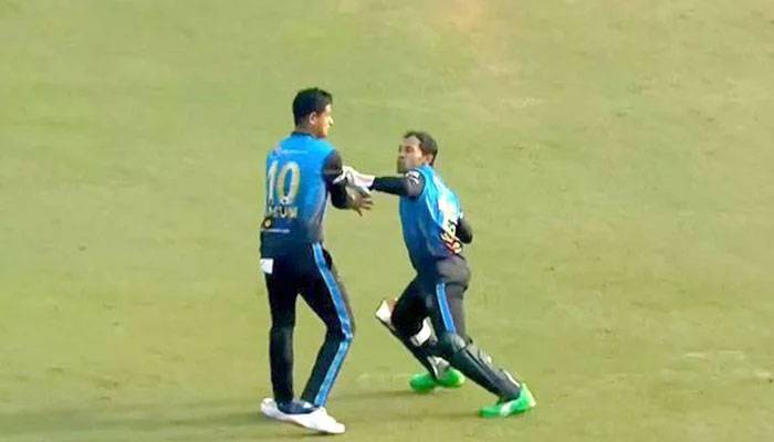 নাসুমকে হেয় করায় মুশফিককে জরিমানা