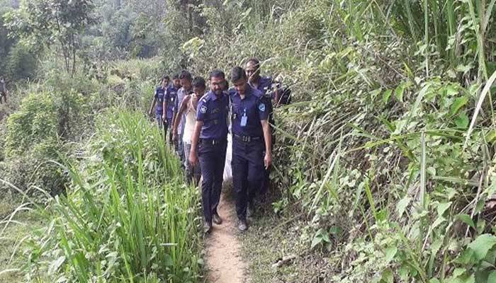 মদ্যপ অবস্থায় কিশোরীকে ধর্ষণের পর হত্যা, ৩ যুবকের মৃত্যুদণ্ড