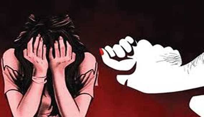উপহার দিতে ডেকে নিয়ে প্রবাসীর স্ত্রীকে দলবেঁধে ধর্ষণ