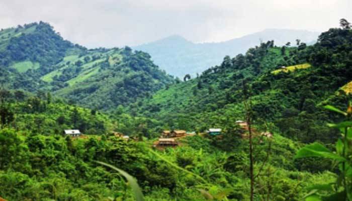 ‘চিম্বুক পাহাড়ে হোটেল-পার্ক নির্মাণ বন্ধ করতে হবে’