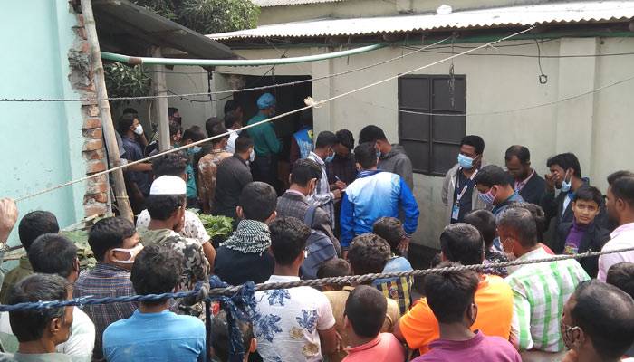 কাশিমপুরে স্ত্রীকে কুপিয়ে হত্যা, স্বামী আটক