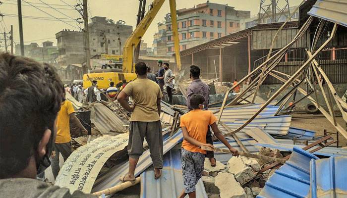 ভাঙা হলো হাজী সেলিমের মদিনা ফিলিং স্টেশন