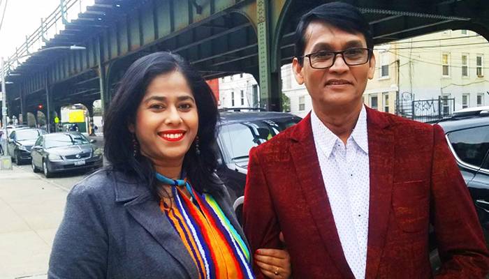 করোনা জয় করে দুস্থদের পাশে হাকিম দম্পতি