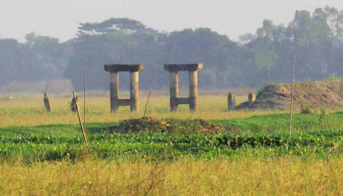 ২৫ বছর ধরে পিলার আছে, নেই সেতু