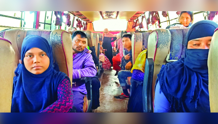ভাসানচরের পথে আরও ১ হাজার ৭৭২ রোহিঙ্গা