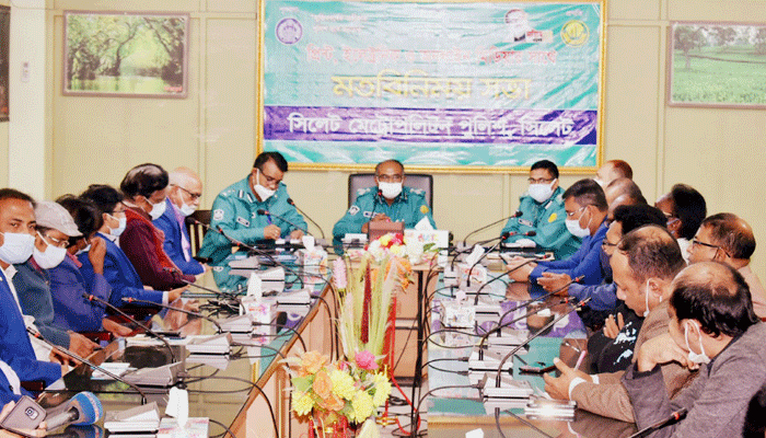 সাংবাদিকরা সমাজের কাছে সুপার হিরো