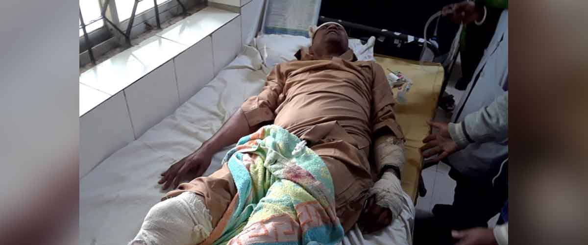 মিরকাদিমে কাউন্সিলর প্রার্থীকে পিটিয়ে জখম মিরকাদিমে কাউন্সিলর প্রার্থীকে পিটিয়ে জখম