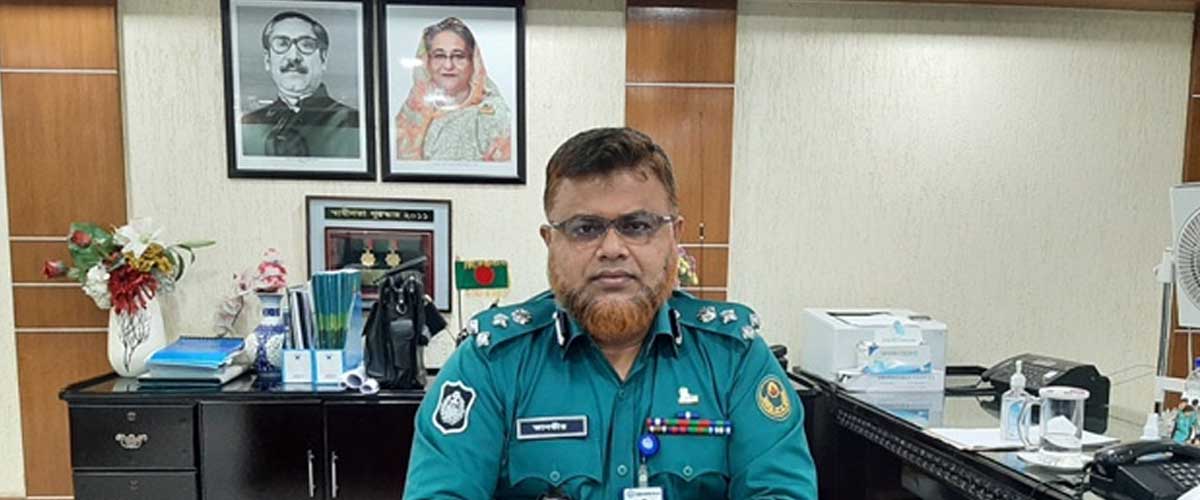 এনআইডি ছাড়া ভোটকেন্দ্রের দরজা বন্ধ: সিএমপি কমিশনার এনআইডি ছাড়া ভোটকেন্দ্রের দরজা বন্ধ: সিএমপি কমিশনার