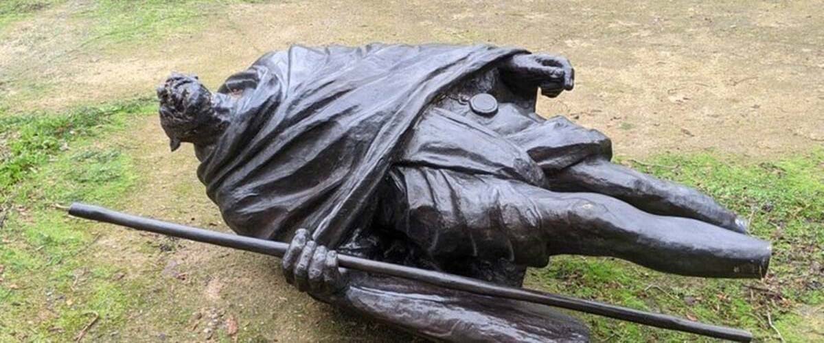 ক্যালিফোর্নিয়ার মহাত্মা গান্ধীর ভাস্কর্য ভাঙচুর ক্যালিফোর্নিয়ার মহাত্মা গান্ধীর ভাস্কর্য ভাঙচুর