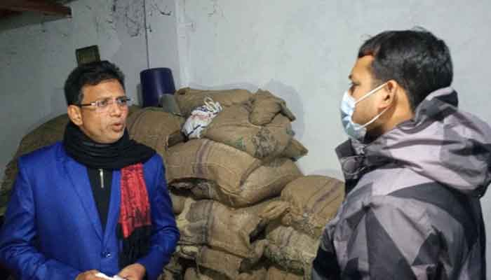 সমবায় সমিতির অফিসে মিলল ওএমএসের ৫০ বস্তা চাল