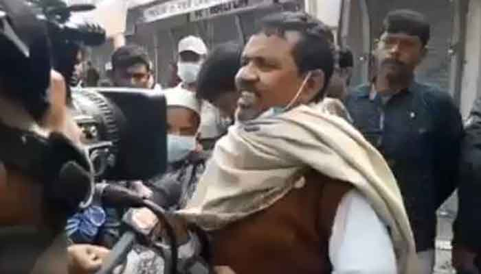 গৌরনদীতে হামলা-কারচুপির অভিযোগে বিএনপিপ্রার্থীর ভোট বর্জন