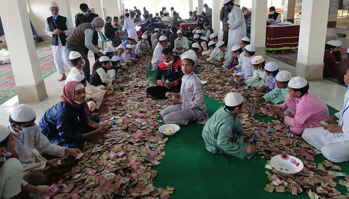 পাগলা মসজিদে এবার মিলল ১৪ বস্তা টাকা