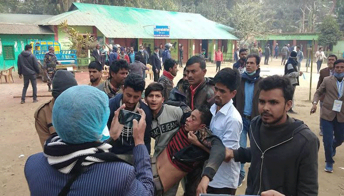 ভূঞাপুরে দুই কাউন্সিলর প্রার্থীর সমর্থকদের মধ্যে সংঘর্ষ, আহত অন্তত ১০