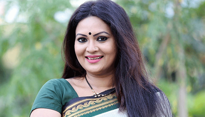 এখন প্রেম ছাড়া কোনো গল্প দেখতে পাই না: রিচি