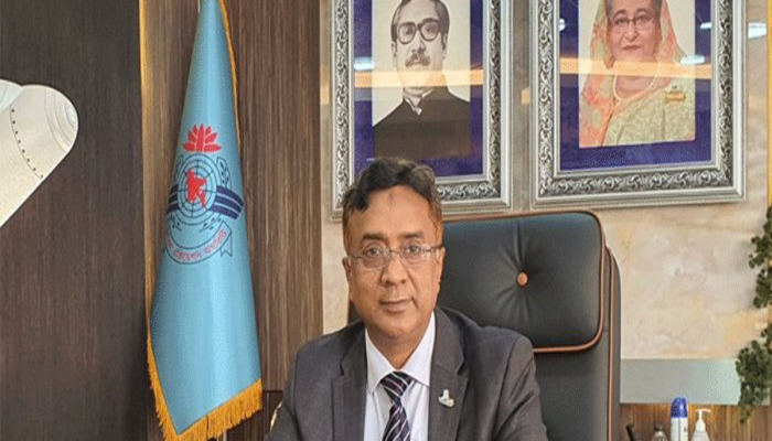 দুর্নীতি বন্ধে কর্মকর্তাদের ক্লাস নিচ্ছি