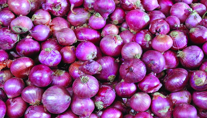পেঁয়াজে শতাধিক ব্যবসায়ীর শতকোটি টাকা গচ্চা