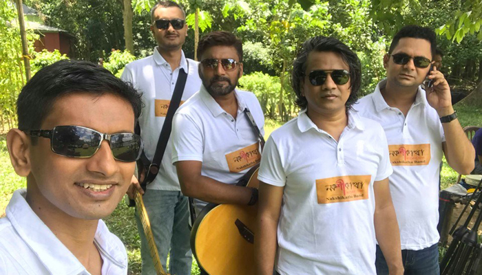 নকশীকাঁথার ১৫-তে পা