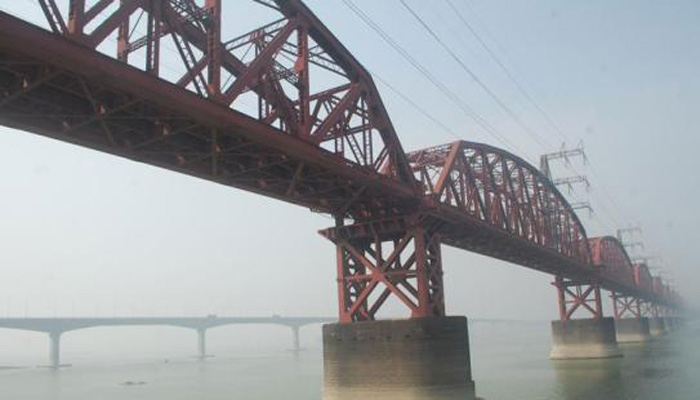 পাকশী হার্ডিঞ্জ ব্রিজ পয়েন্টে পদ্মার পানিপ্রবাহ পর্যবেক্ষণ শুরু
