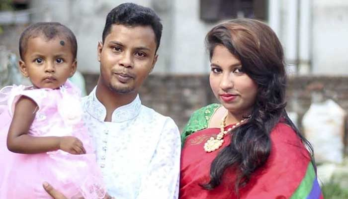 বিমানবন্দর এলাকায় বাসের ধাক্কায় দম্পতি নিহত
