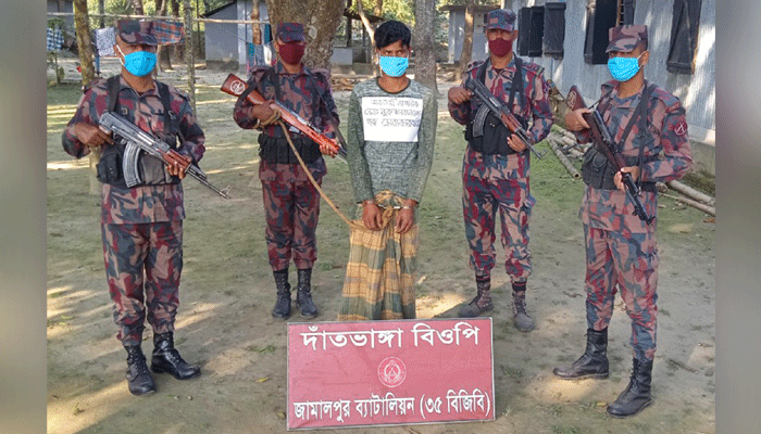 রৌমারী সীমান্তে ভারতীয় চোরাকারবারী আটক