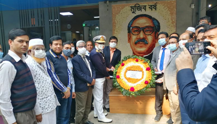 বঙ্গবন্ধুর স্বদেশ প্রত্যাবর্তন দিবসে বিআইডব্লিউটিএ চেয়ারম্যানের শ্রদ্ধা