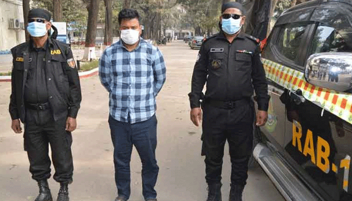 বিট কয়েনের প্রতারণায় কোটি টাকার গাড়ি রায়হানের