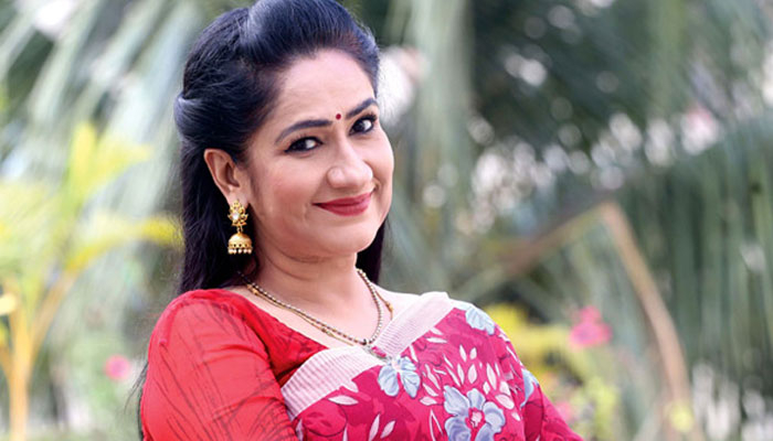 আবদার রক্ষা করতে করতে অসুস্থ হয়ে যাচ্ছি: মনিরা মিঠু