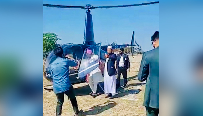 হেলিকপ্টারে চড়ে বিয়ে করতে গেলেন ছাত্রলীগ নেতা