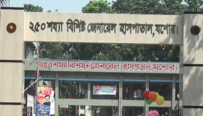ছয় মাস ধরে বেতন নেই ১৭ কর্মচারীর