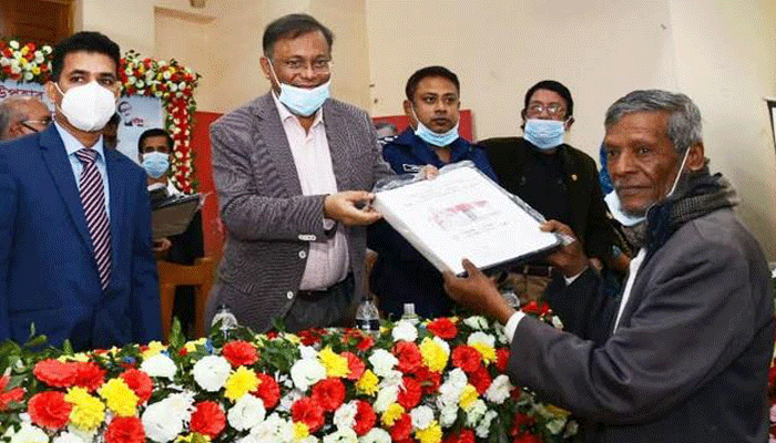 গৃহহীনদের মাথা গোঁজার ঠাঁই করে দিচ্ছেন বঙ্গবন্ধুকন্যা: তথ্যমন্ত্রী