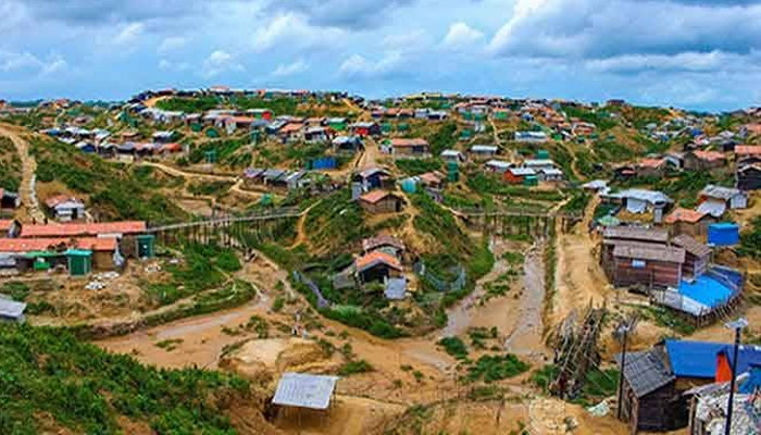 রোহিঙ্গা শিবিরে দুই পক্ষে গুলি বিনিময়, নিহত ১