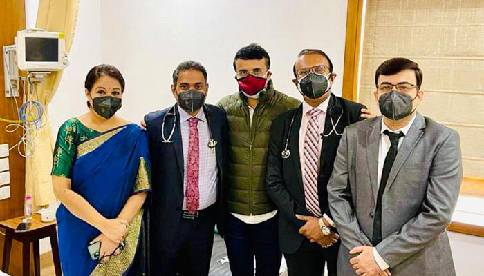'জীবন ফিরে পেলাম', হাসপাতাল ছাড়ার পথে সৌরভ