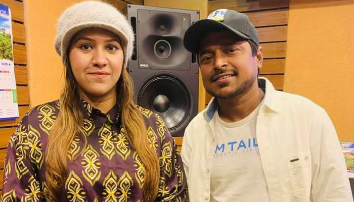 ঝন্টুর সেই ছবির টাইটেল গান গাইলেন পূজা ও মিলন