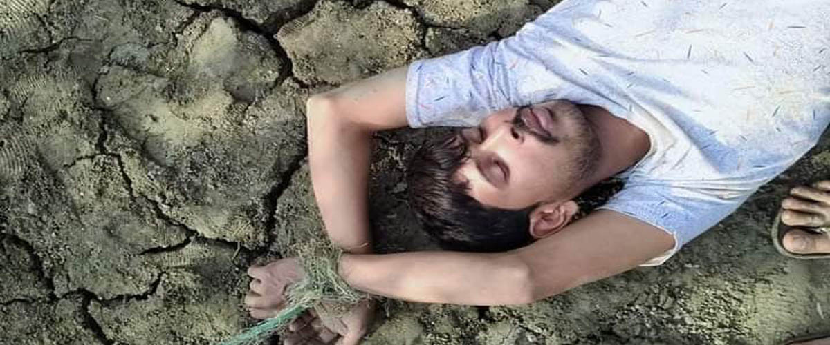 যুবককে পেটানোর দৃশ্য ফেসবুকে ছাড়লো অপহরণকারীরা যুবককে পেটানোর দৃশ্য ফেসবুকে ছাড়লো অপহরণকারীরা
