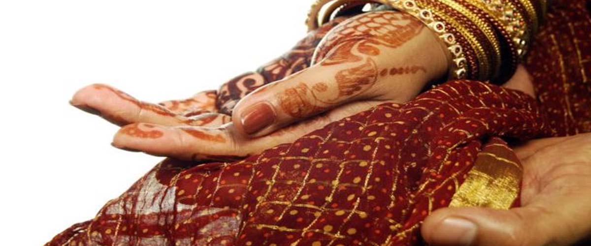 স্কুলছাত্রীর সঙ্গে রাত্রিযাপন ছাত্রলীগ নেতার, আটকে বিয়ে দিলেন এলাকাবাসী স্কুলছাত্রীর সঙ্গে রাত্রিযাপন ছাত্রলীগ নেতার, আটকে বিয়ে দিলেন এলাকাবাসী