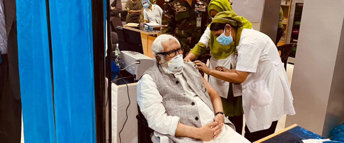 টিকা নিলেন সালমান এফ রহমান টিকা নিলেন সালমান এফ রহমান