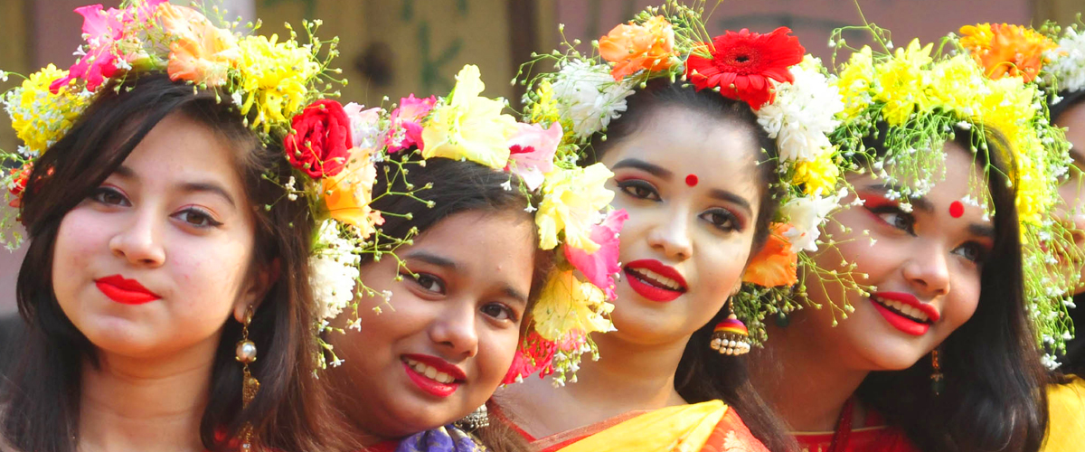 বসন্ত আর ভ্যালেন্টাইনে অন্যরকম ঢাকা বসন্ত আর ভ্যালেন্টাইনে অন্যরকম ঢাকা