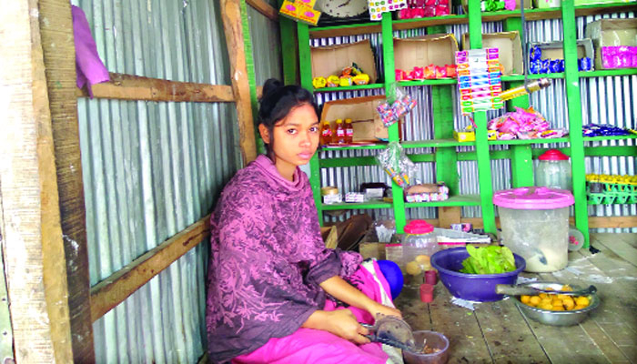ইভার ছোট্ট কাঁধে বিশাল ভার