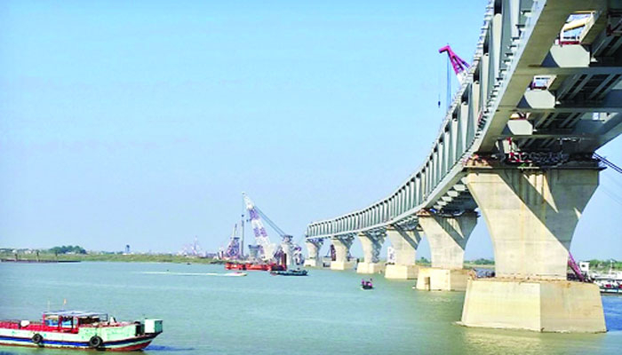 দিনরাত কাজ করে পদ্মা সেতু চালুর চিন্তা