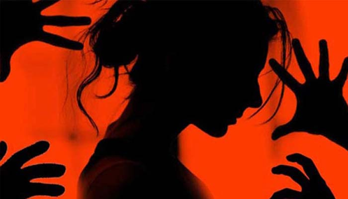 গাজীপুরে মিনিবাসে গৃহবধূকে ধর্ষণের অভিযোগ