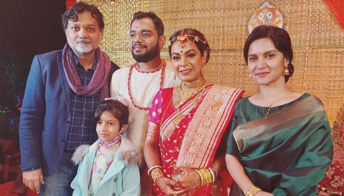ইমন-নীলাঞ্জনের বিয়েতে মিথিলাকে নিয়ে হাজির সৃজিত